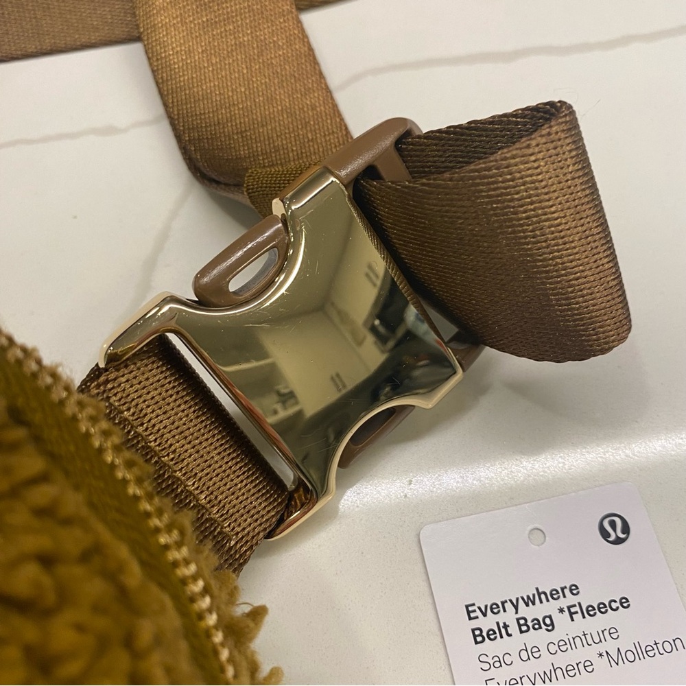 Lululemon Sherpa camel Everywhere Belt bag - Picture 10 of 10